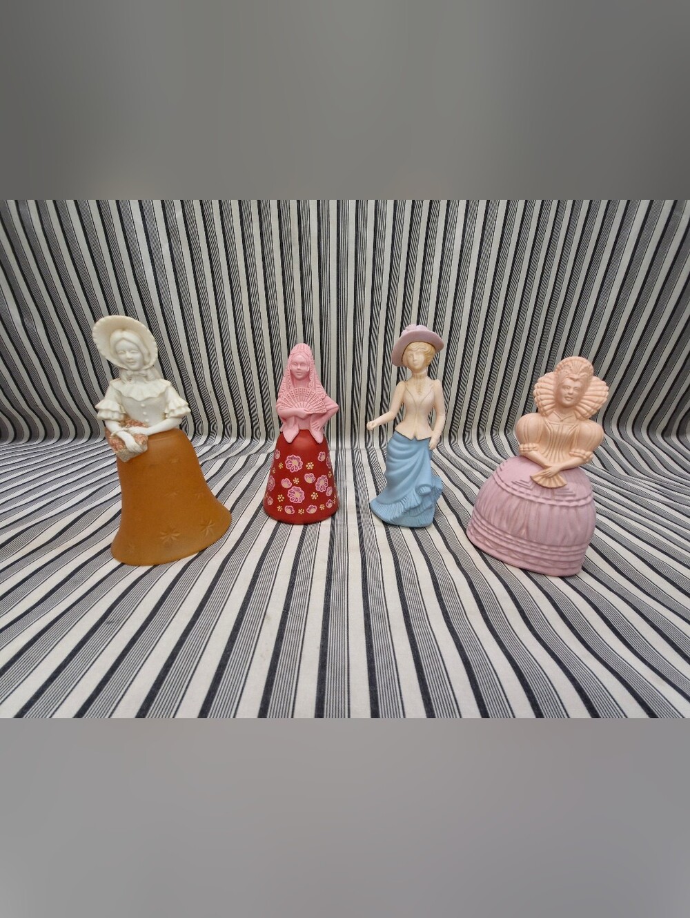 Vintage Avon Collectible Figurine Cologne Bottles Lot of 4 – 1 Full, 3 Empty